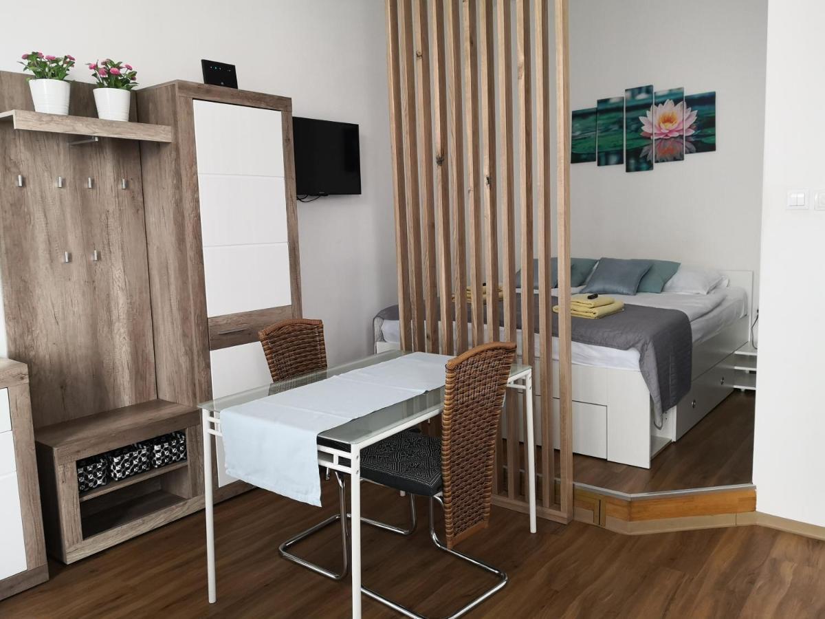 Slomskova Apartment Любляна Екстериор снимка